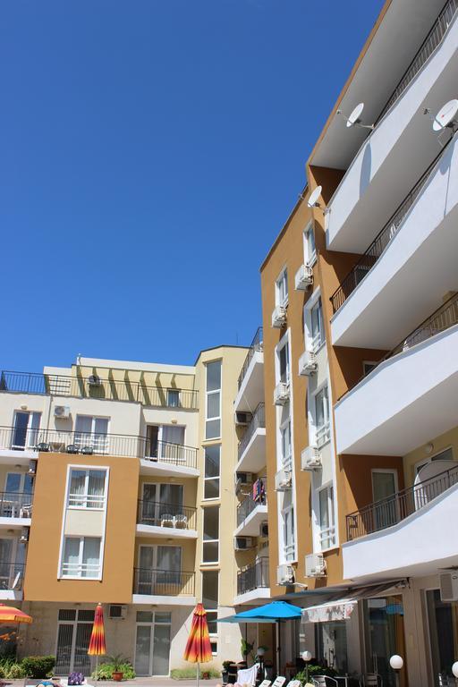 Sb Rentals Apartments In Blue Marine Complex Pantai Sunny Bagian luar foto