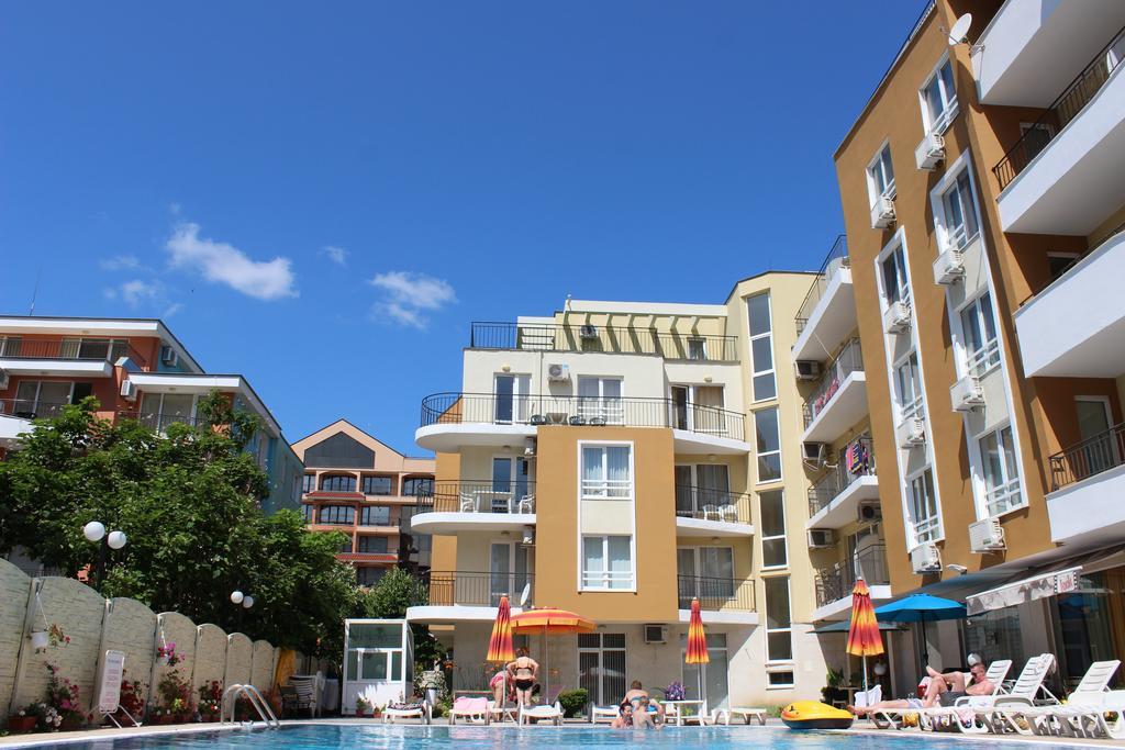 Sb Rentals Apartments In Blue Marine Complex Pantai Sunny Bagian luar foto