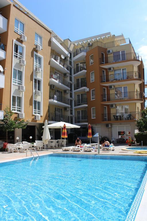 Sb Rentals Apartments In Blue Marine Complex Pantai Sunny Bagian luar foto