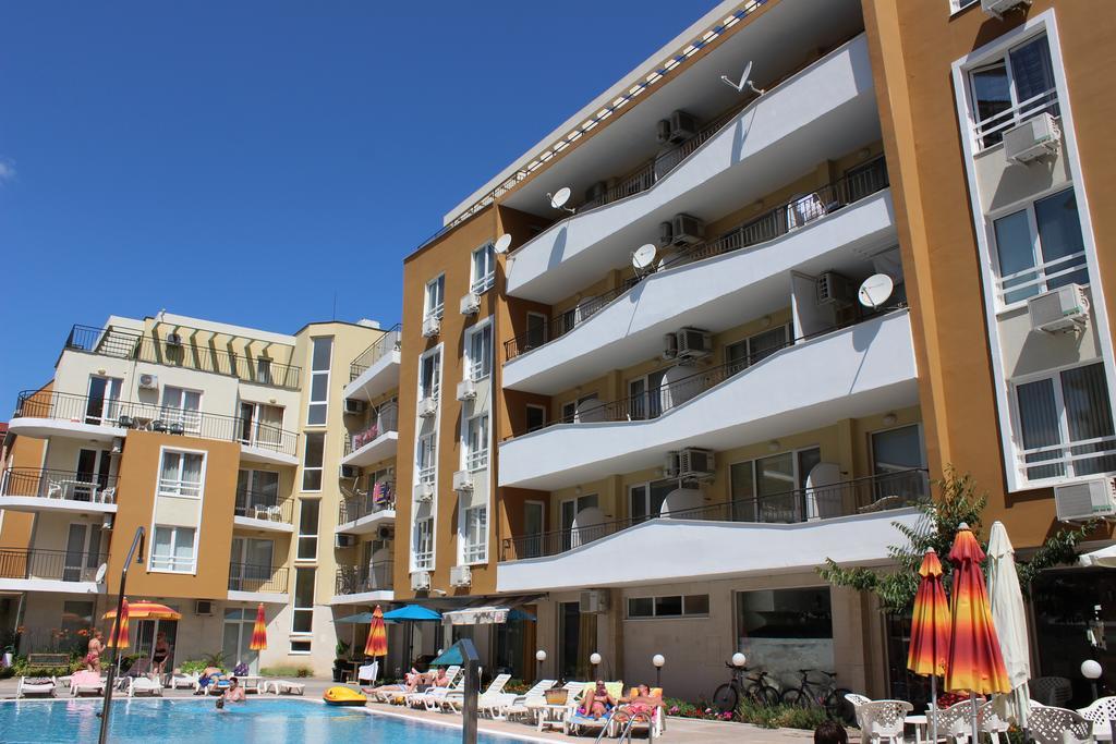 Sb Rentals Apartments In Blue Marine Complex Pantai Sunny Bagian luar foto