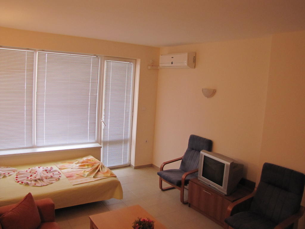 Sb Rentals Apartments In Blue Marine Complex Pantai Sunny Ruang foto