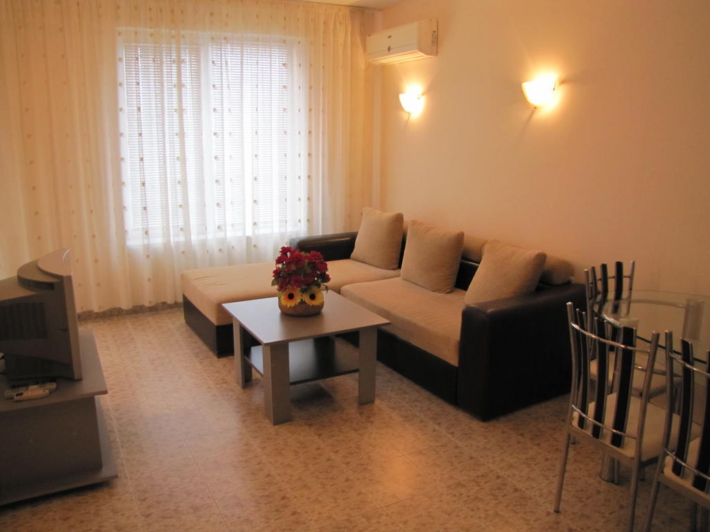 Sb Rentals Apartments In Blue Marine Complex Pantai Sunny Ruang foto
